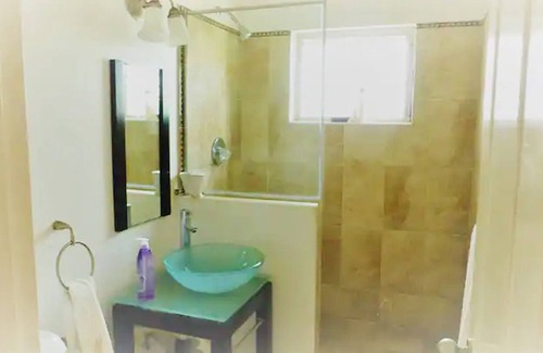 Apple Hall Apartment | Coral Villa, Pool, Ocean Views, Beach & Sea