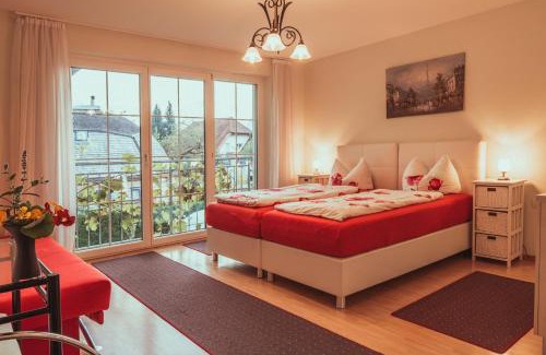 Koblach Apartment | Coraline -Koblach, 6-10 P, 3 Schlafzimmer, Küche, riesige Terrasse, Parkplatz, WiFi, Stellplatz Ski