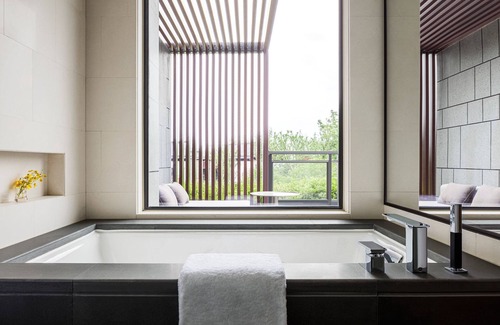Yinzhou Hotel | Cordis Dongqian Lake Ningbo