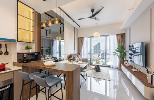 Imbi Condo | #Core Residence TRX 2BR #4Pax #2Gbps Wifi #Netflix #Hotel Feel #Bukit Bintang