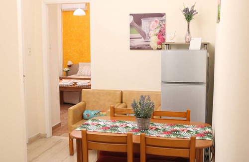 Perama Apartment | Corfu View Flat is an affortable 2 bedroom space suitable for couples or family!