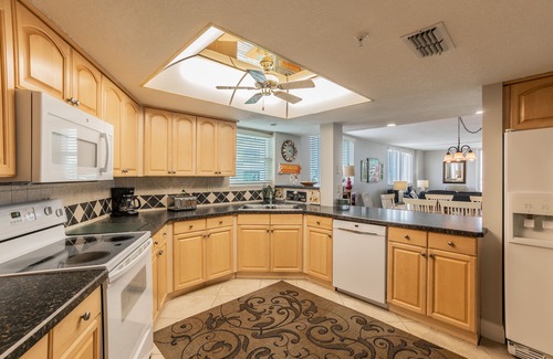 Madeira Beach Condo | Corner Unit Directly Overlooking the Beautiful Gulf of Mexico