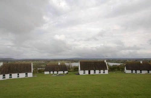 Killinaboy Cottage | Corofin Lake Cottage No 2 - a two story that sleeps 8 guests in 4 bedrooms