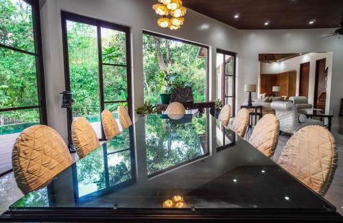 Coron House | CORON RIVERSIDE Guesthouse
