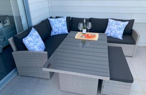 Batehaven Apartment | Corrigans Beach View Apartment 211