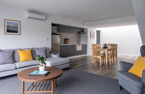 Batehaven Hotel | Corrigans Cove