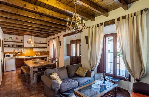 Arroyomolinos de Leon Villa | Cortijo Los Bogonales Arroyomolinos de León by Ruralidays