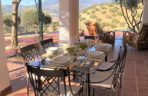 Iznajar Villa | Cortijo Rocas Altas