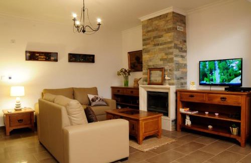 Almodovar e Graca dos Padroes Villa | Corvos e Cadavais