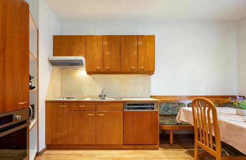 Unterburg am Klopeiner See Apartment | Cosy apartment for 4 guests with WIFI, TV and balcony