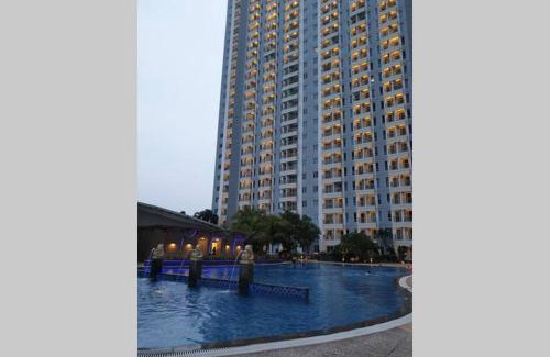 Surabaya Apartment | Cosmy Orchard Apartment at Pakuwon Mall with Wifi