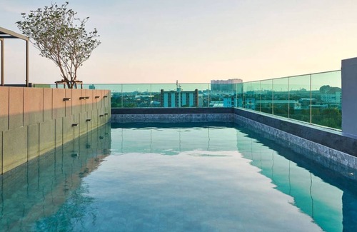 Mueang Samut Prakan District Condo | Cost-effective/450 meters from BTS /Sky Pool - Tambon Thepharak