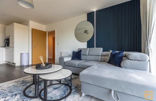 Milton Keynes Apartment | Cosy 1 bed near peaceful canal By Valore Property Services