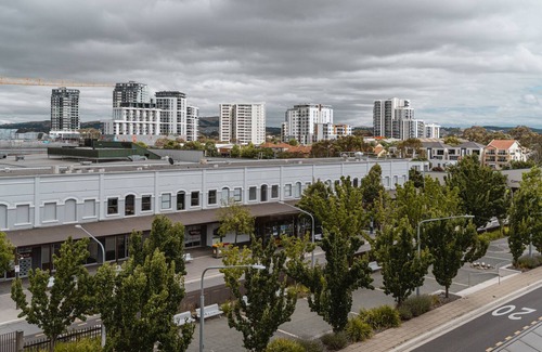 Gungahlin Apartment | Cosy 2-Bed Apartment Across from Shops