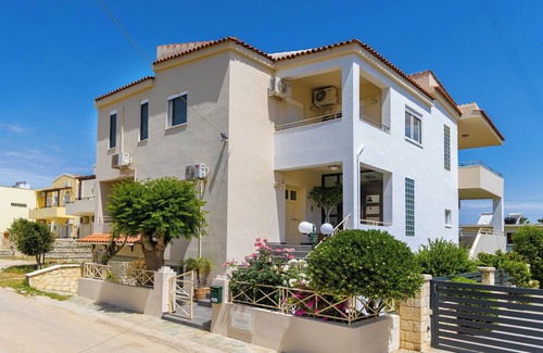 Almyrida Apartment | COSY 2 BEDROOM APARTMENT NEAR CRYSTAL WATER SANDY BEACH
