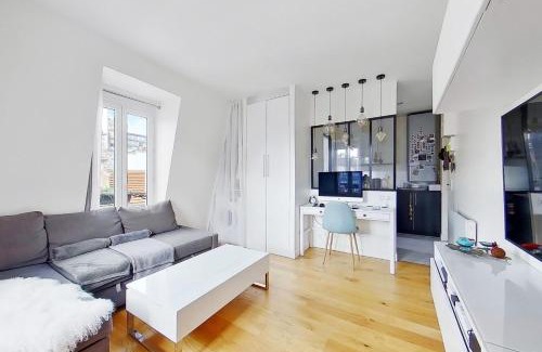 Necker Apartment | Cosy 2 Person Studio - Near Eiffel Tower