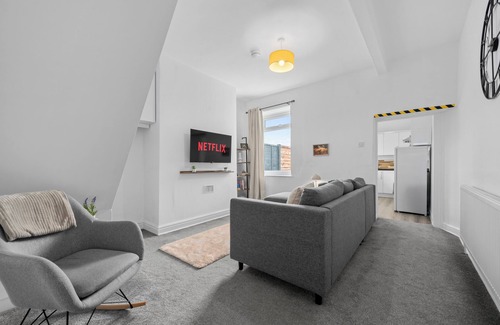 Blackrod House | Cosy 3-Bed Home in Blackrod | Modern & Homely