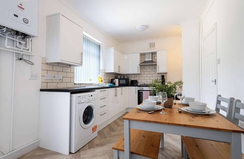 St Helens House | Cosy 3 Bedroom House in St Helens