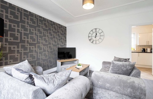 St Helens House | Cosy 3 Bedroom House in St Helens