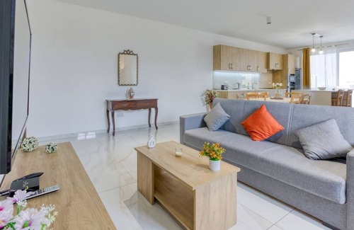 Zabbar Apartment | Cosy 3BR home with Balcony & Sofa bed in Zabbar
