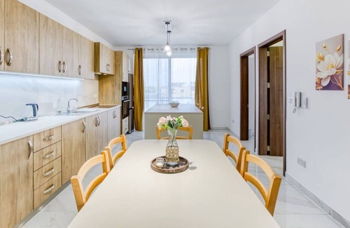 Zabbar Apartment | Cosy 3BR home with Balcony & Sofa bed in Zabbar