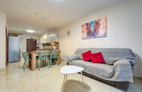 Il-Balluta Apartment | Cosy 3BR home with Private Terrace in Sliema