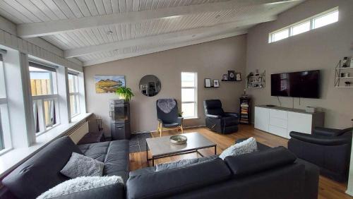 Hofn Apartment | Cosy and family friendly home with a great location
