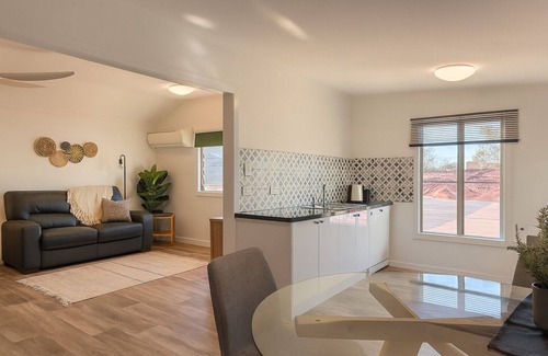 Graceville Apartment | Cosy and private self contained retreat in a great location, pet friendly