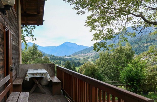 Calceranica al Lago Apartment | Cosy apartment for 4 guests with TV, balcony, pets allowed, panoramic view and parking