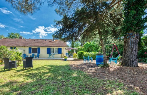 Jau-Dignac-et-Loirac House | Cosy apartment in villa for 5 guests with WIFI, TV and terrace