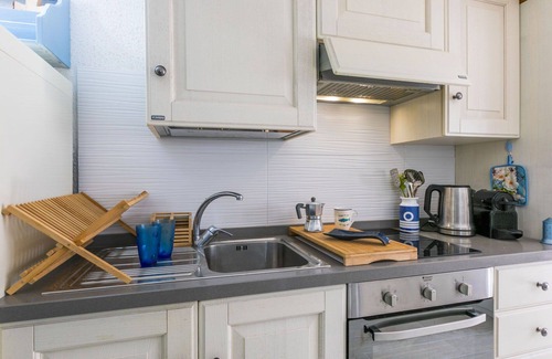 Castiglioncello Apartment | Cosy apartment for 3 guests with A/C, WIFI, TV, terrace and pets allowed