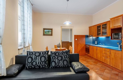 Tanvald Apartment | Cosy apartment for 4 guests with WIFI, hot tub, TV and pets allowed