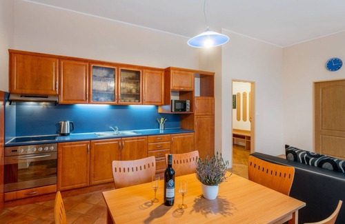 Tanvald Apartment | Cosy apartment for 4 guests with WIFI, hot tub, TV and pets allowed