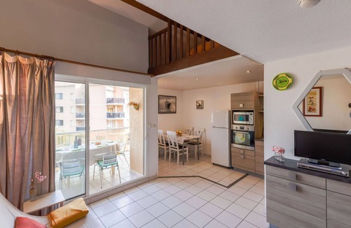 Sainte-Marie-Plage Apartment | Cosy apartment for 4 guests with TV and balcony