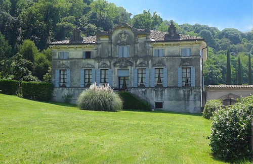 Colognola ai Colli Apartment | Cosy apartment for 8 people with A/C, pool, WIFI and TV, close to Verona