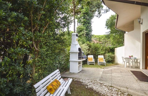 Lignano Riviera Apartment | Cosy apartment for 7 guests with A/C, TV, terrace and pets allowed