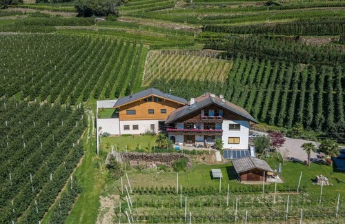 Castelbello-Ciardes Apartment | Cosy Apartment “ Pixnerhof Golden” on a farm with Wi-Fi & Mountain View