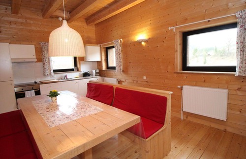 Muhldorf Apartment | Cosy apartment for 9 people with WIFI and TV