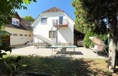 Balatonszemes Apartment | Cosy apartment for 15 people with A/C, WIFI, TV, patio and pets allowed