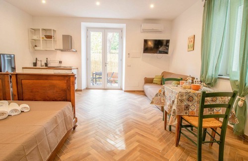 Bolsena Apartment | Cosy apartment for 2 people with A/C, TV and pets allowed