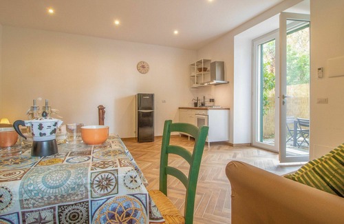 Bolsena Apartment | Cosy apartment for 2 people with A/C, TV and pets allowed