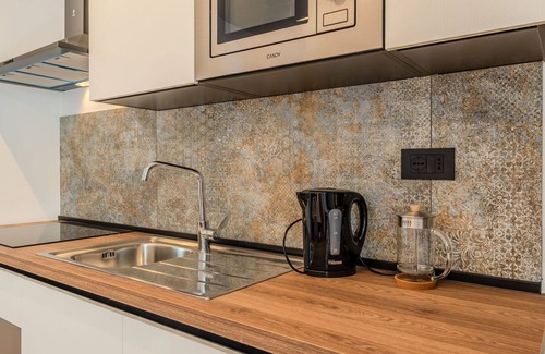 Verceia Apartment | Cosy apartment for 2 guests with A/C, WIFI, TV and balcony