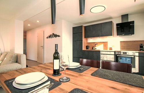 Axams Apartment | Cosy apartment for 3 people with WIFI, TV and terrace