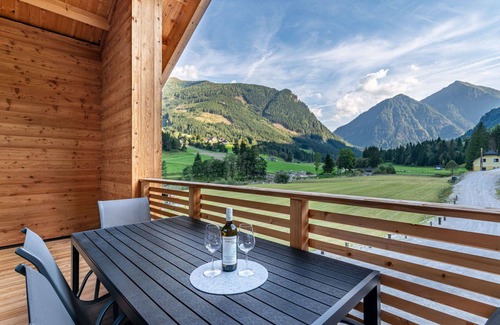 Solk Apartment | Cosy apartment for 4 guests with WIFI, hot tub, TV and patio