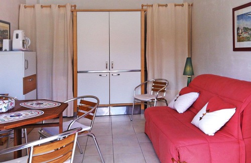 Lancieux Apartment | Cosy apartment for 4 people with WIFI, TV, terrace and pets allowed