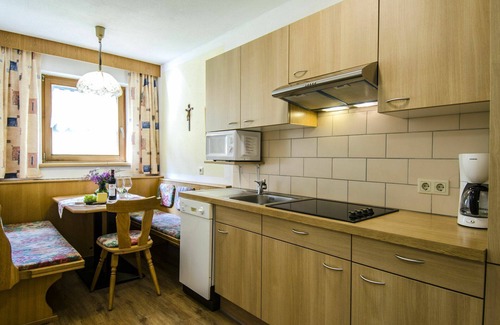 Galtur Apartment | Cosy apartment for 4 guests with WIFI, TV, balcony and parking