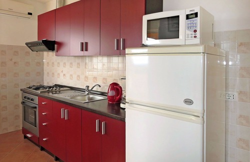Ravni Apartment | Cosy apartment for 4 guests with WIFI, A/C, TV and balcony