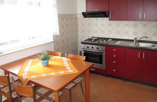 Ravni Apartment | Cosy apartment for 4 guests with WIFI, A/C, TV and balcony