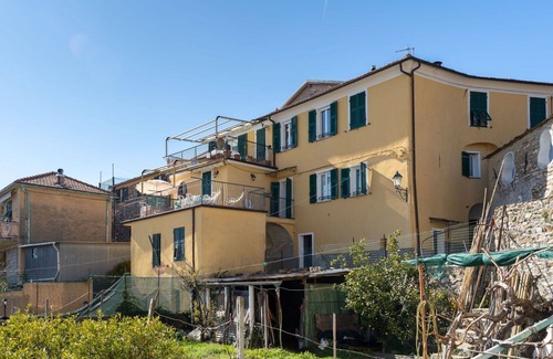 Vasia Apartment | Cosy apartment for 4 guests with WIFI, TV, balcony and pets allowed
