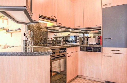 Zuoz Apartment | Cosy apartment for 4 guests with WIFI, TV, balcony, pets allowed and panoramic view